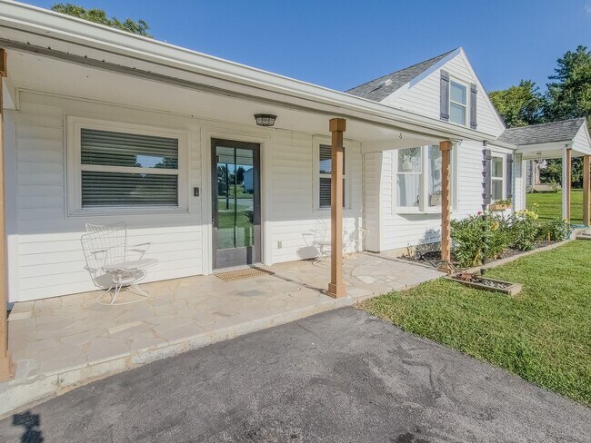Building Photo - 6112 Sevierville Pike