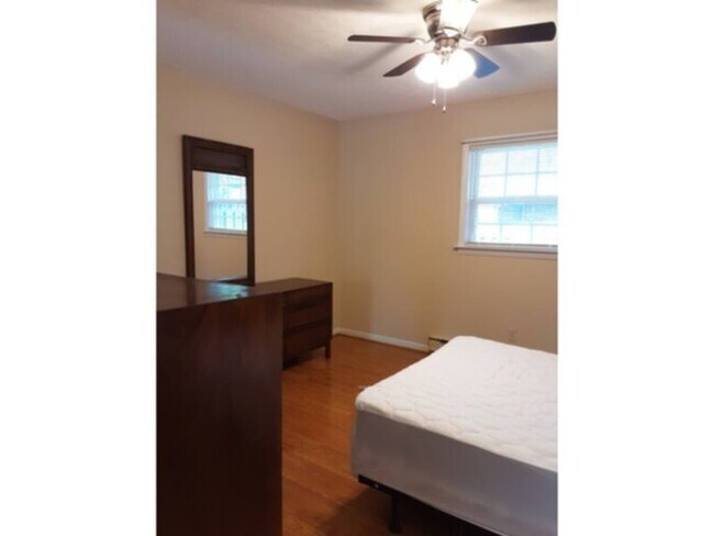 Building Photo - 268 Brewster Dr