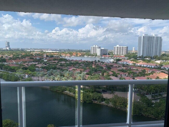 Building Photo - 20505 E Country Club Dr