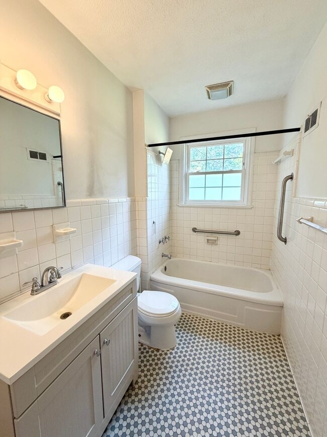 Building Photo - wilmot2722