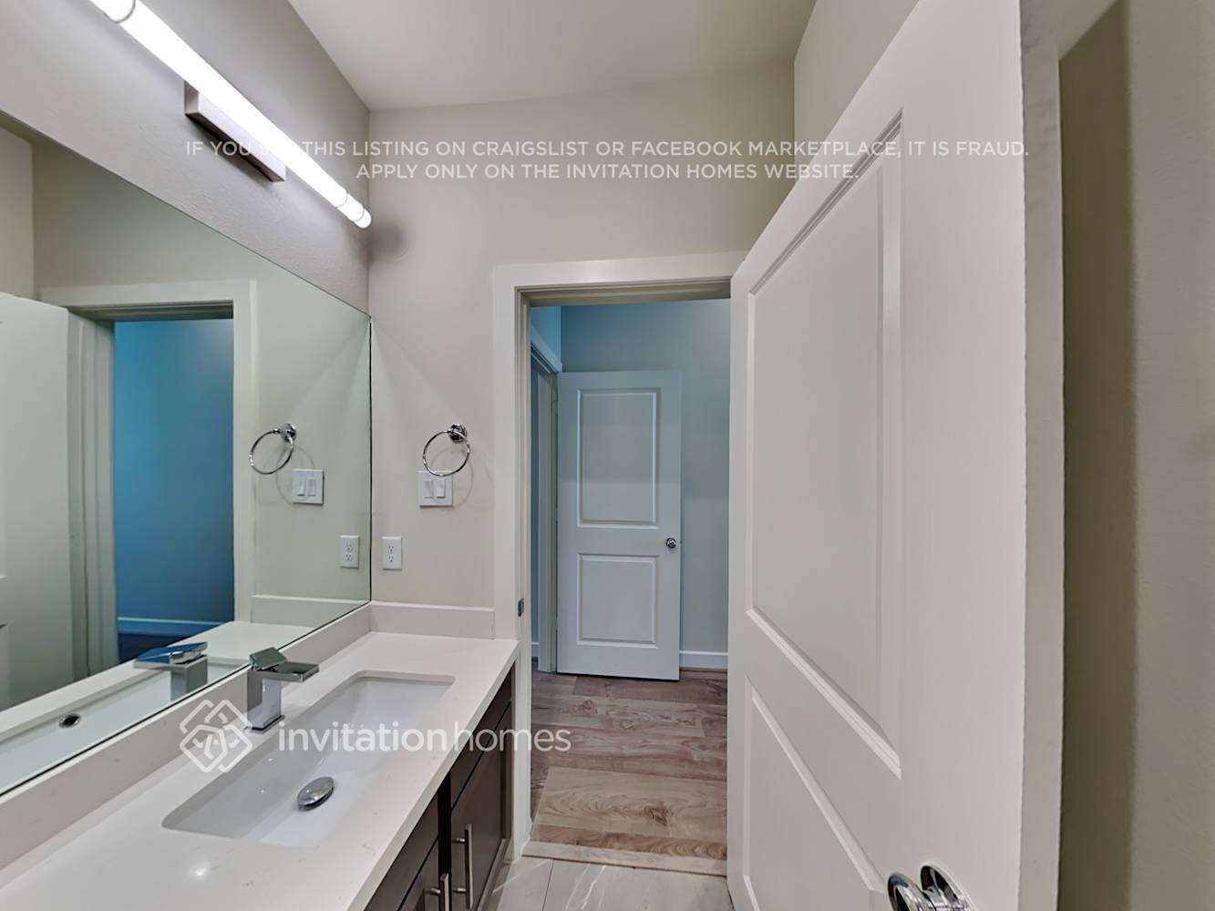 Building Photo - 709 Carriage Knls Dr