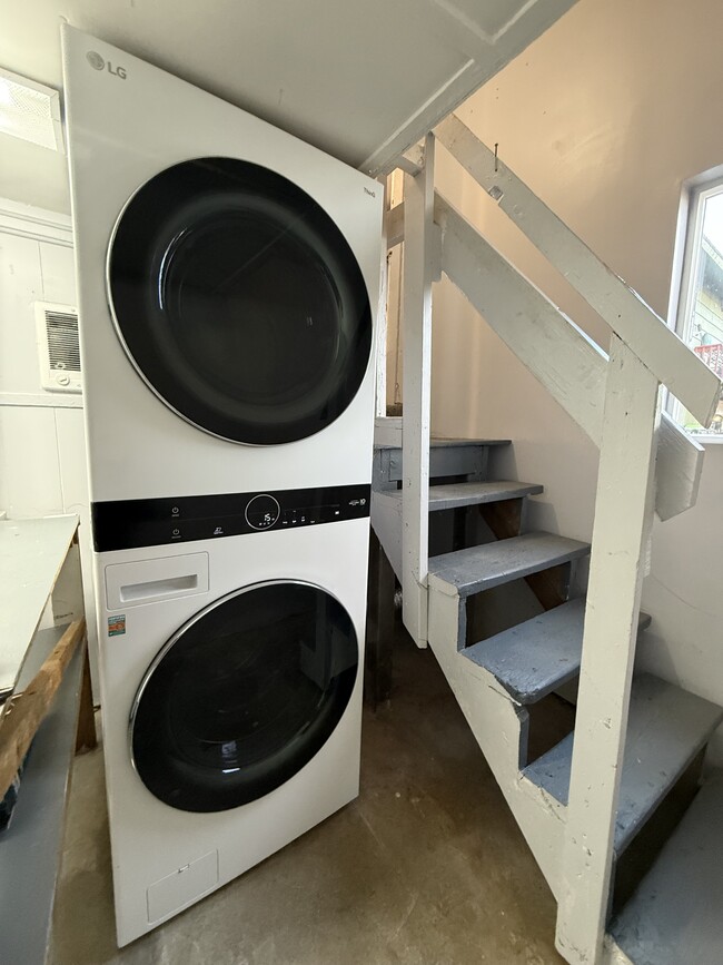 Building Photo - 1829 E 14th Ave