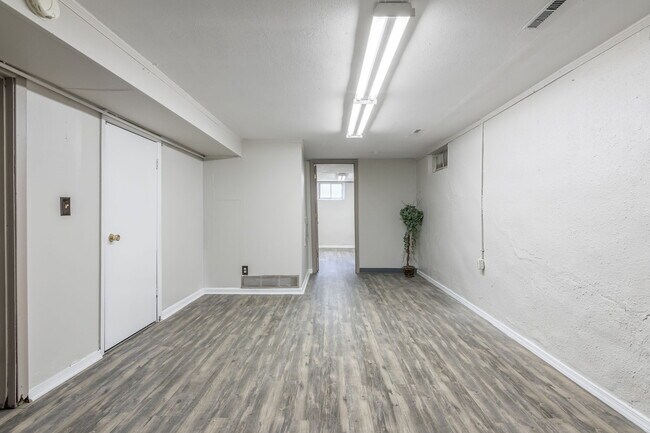 Building Photo - 1601 N Pearl St