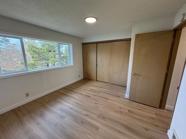 Building Photo - 1041/A/