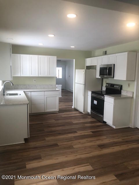 Building Photo - 35 Greenwich Ave