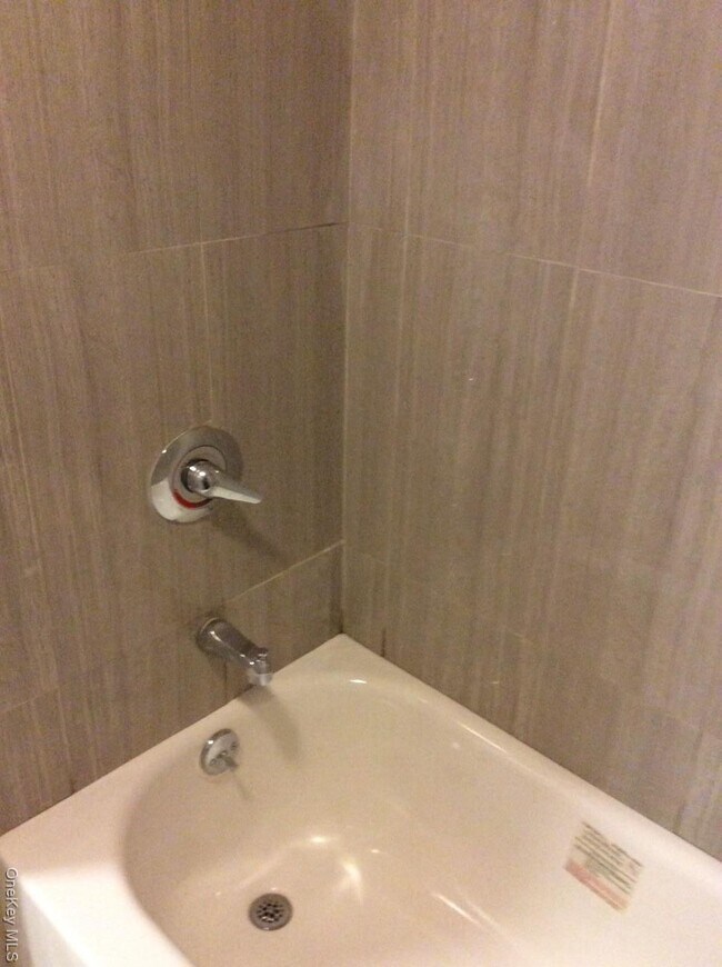 Building Photo - 44 S Bleeker St