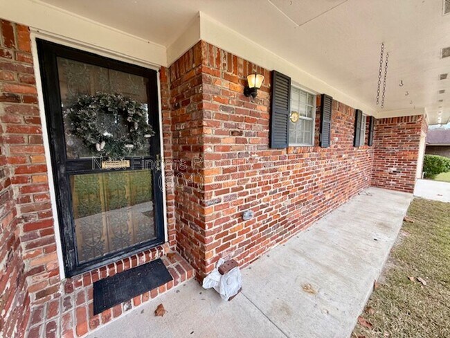 Building Photo - 5907 Gumwood Dr