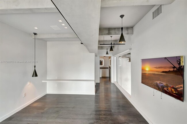 Building Photo - 1749 NE Miami Ct