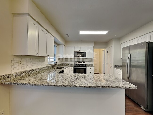 Building Photo - 5918 Highland Grove Dr