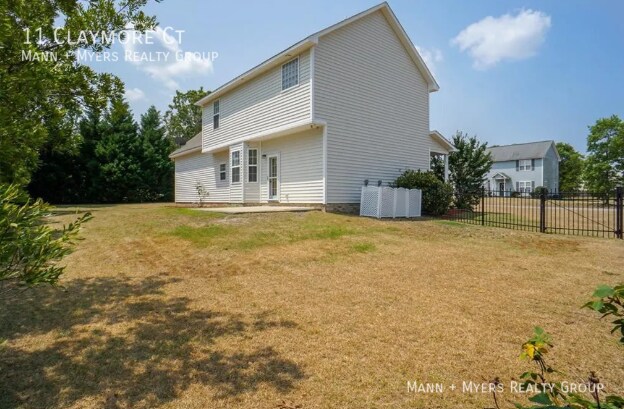 Building Photo - 11 Claymore Ct