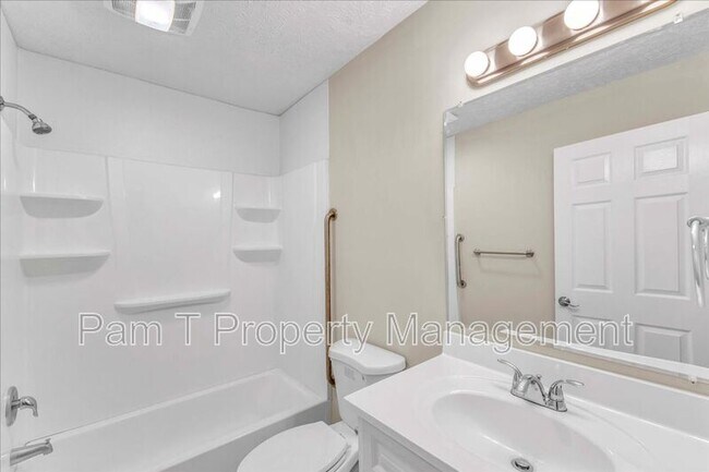 Building Photo - 2019 E 59th St