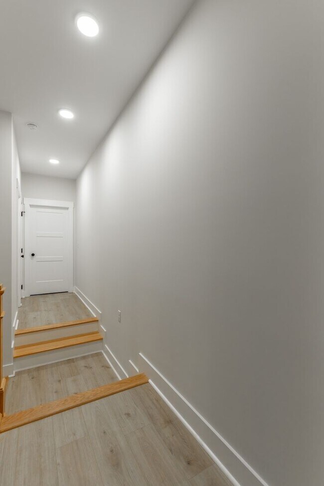 Building Photo - 1124 Garfield St