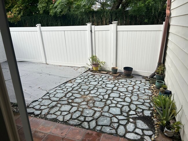 Building Photo - 3980 Crayrich Cir