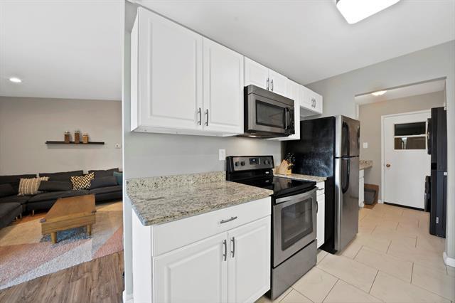 Building Photo - 1400 Lorrie Dr