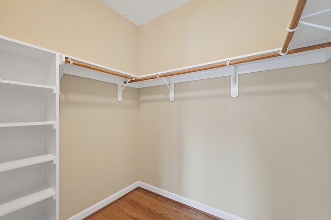 Building Photo - 147 Watersedge Ln