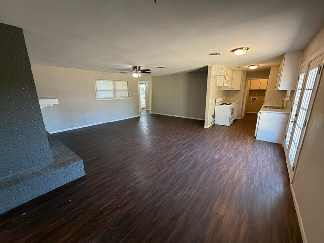 Building Photo - 5412 39th Dr