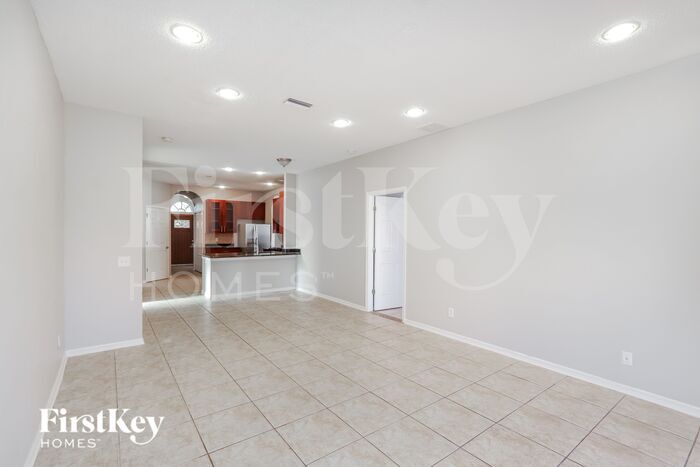 Building Photo - 10421 Goldenbrook Way