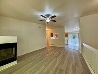 Building Photo - Fantastic 3 Bed 2 Bath Longmont Duplex! Av...