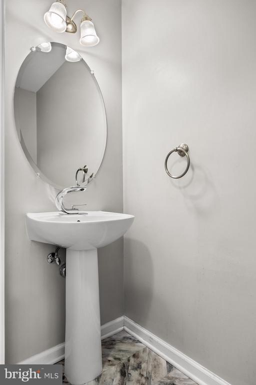 Building Photo - 1505 Beacon Hill Dr