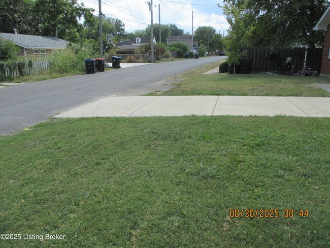 Building Photo - 4210 La Salle Ave