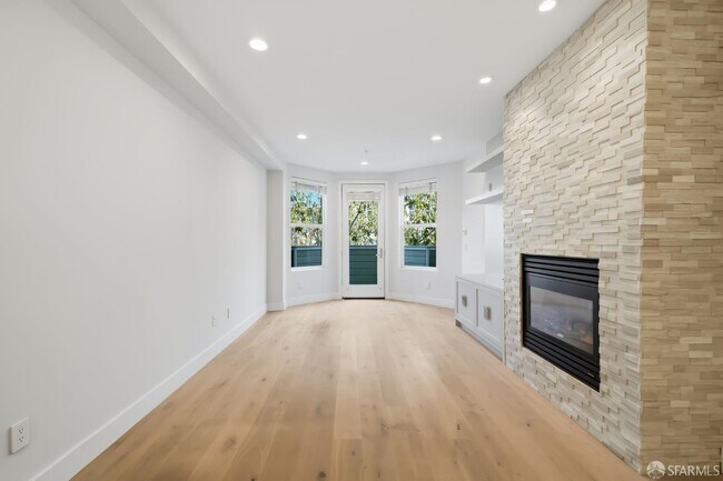 Building Photo - 425 14th St