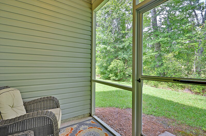 Building Photo - 229 Larissa Dr