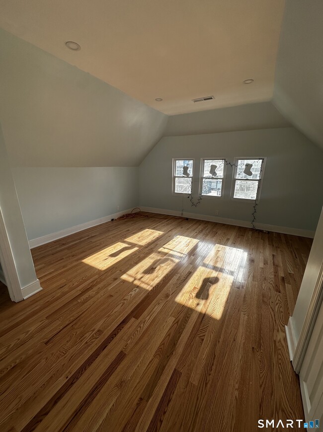 Building Photo - 185 Alpine St