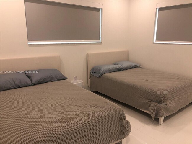 Building Photo - 201 186th St