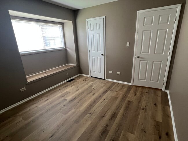 Building Photo - 2664 Woodview Ct