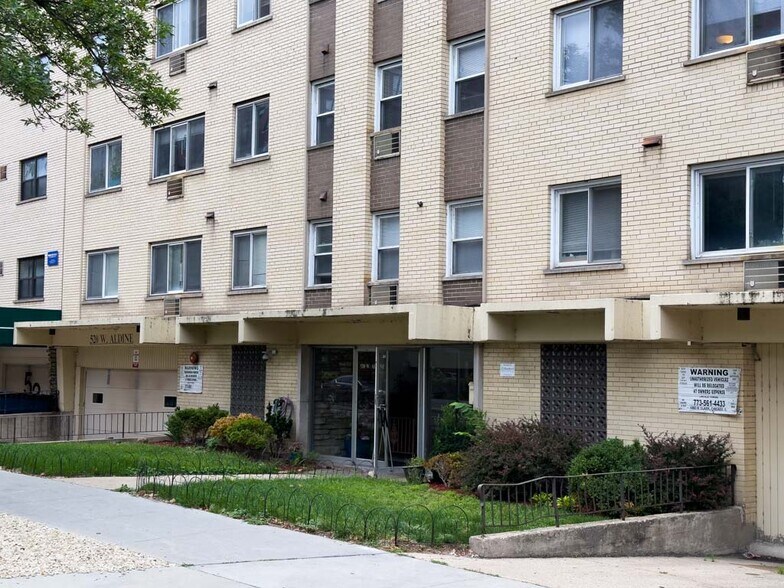Primary Photo - 520 Aldine
