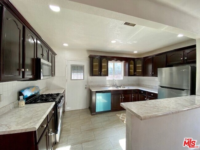Building Photo - 4071 Sawtelle Blvd