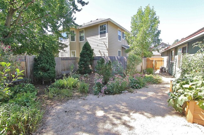 Building Photo - Charming Single-Level Home in Southeast Bo...