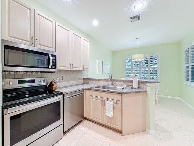 Building Photo - 602 Mariner Bay Blvd