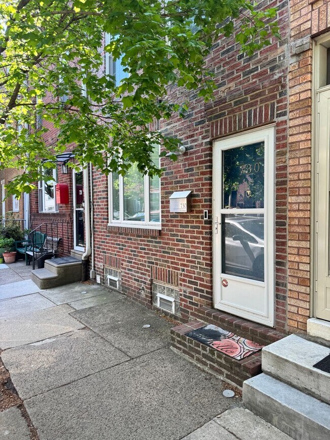 Building Photo - Spacious Passyunk Square Home with Finished Basement & Patio