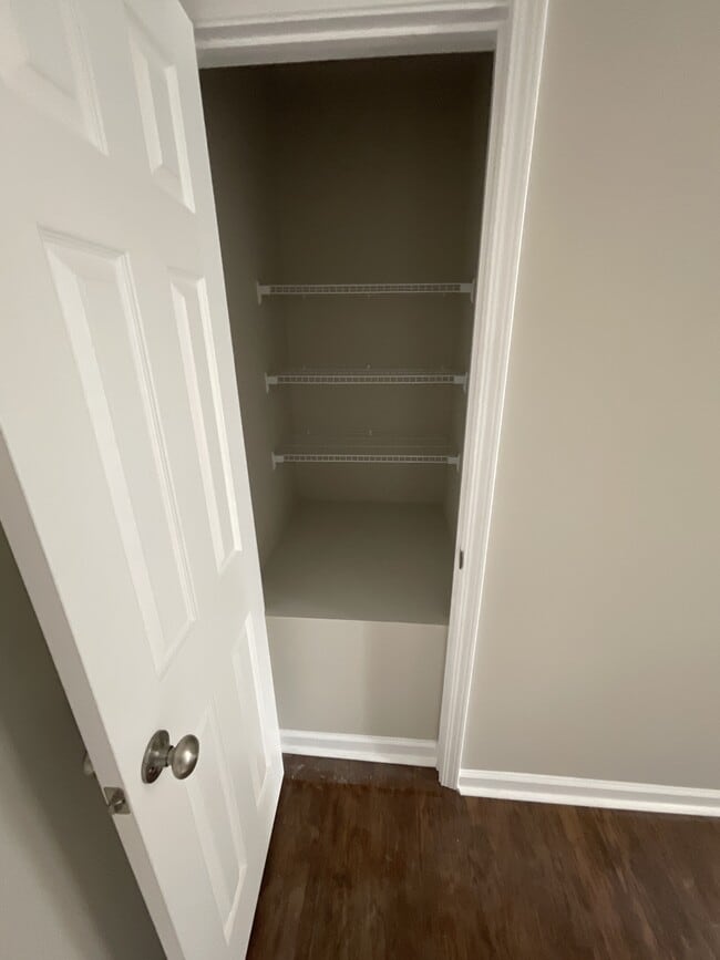 Building Photo - 1015 W C St