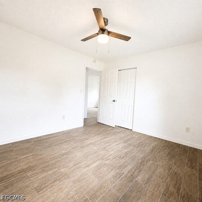 Building Photo - 723 Burdick Ave