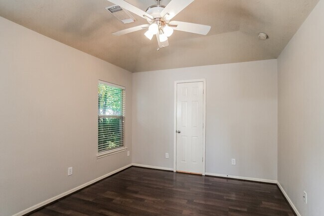 Building Photo - 11303 Northam Dr