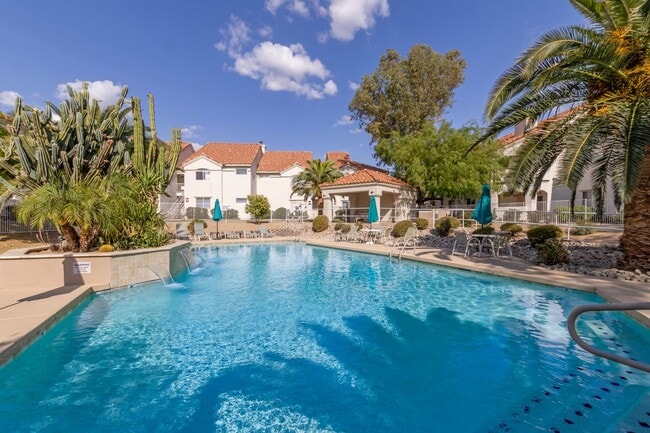 Building Photo - Adorable 2 bedroom unit in Paradise Valley!!