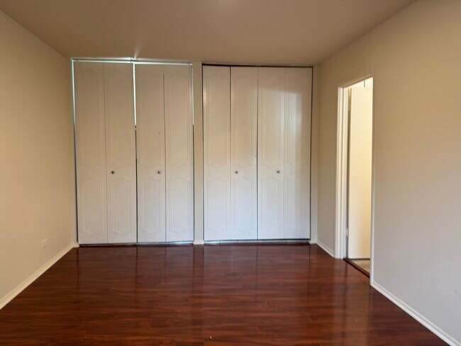 Building Photo - 7320 N Rogers Ave