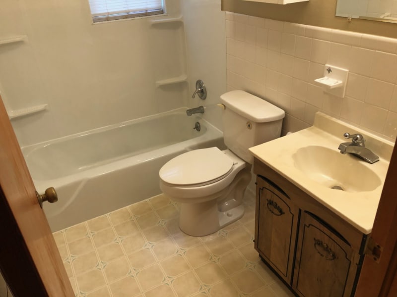 Building Photo - 515 Monroe Ave