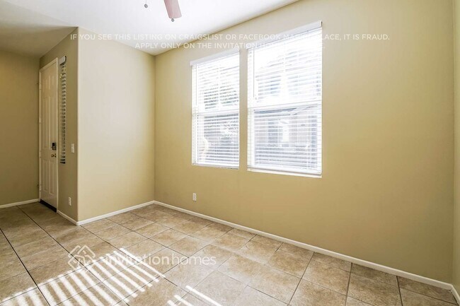 Building Photo - 1232 Date Palm Dr