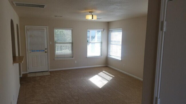 Building Photo - 4015 Redwood Arbor Ln