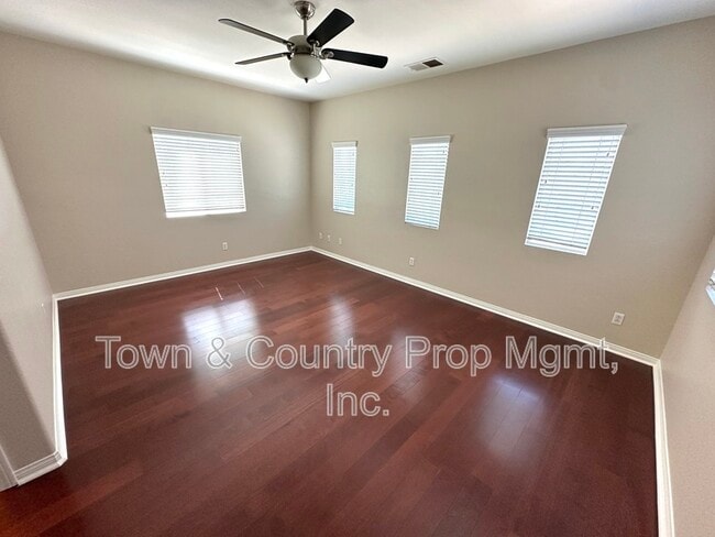 Building Photo - 9360 Alderwood Dr