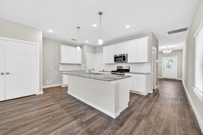 Building Photo - 21619 Coral Mist Dr
