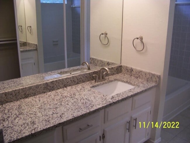 Building Photo - Single story 3 bedroom 2 bath home in Gracywoods