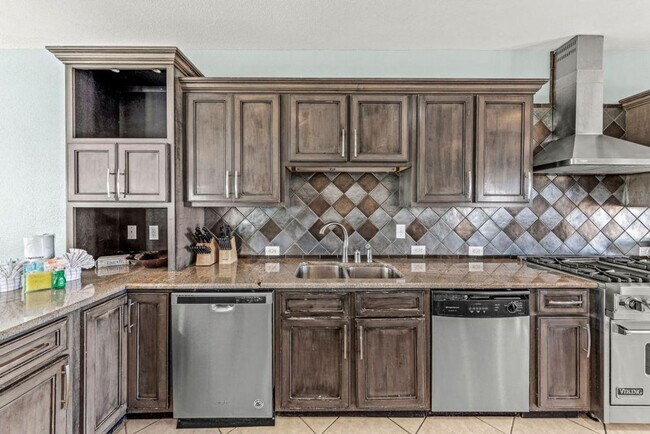 Building Photo - 243 Dune Dr