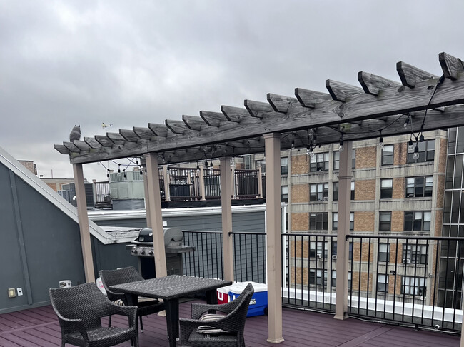 Shared rooftop views - 1211 G St SE