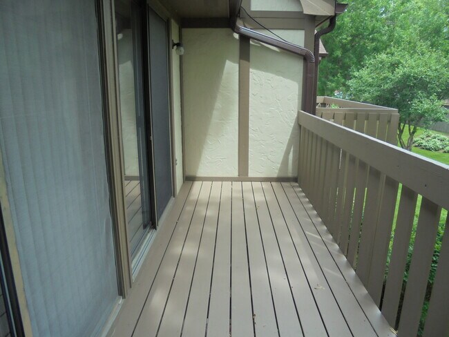 Building Photo - 4730 Calvert Dr