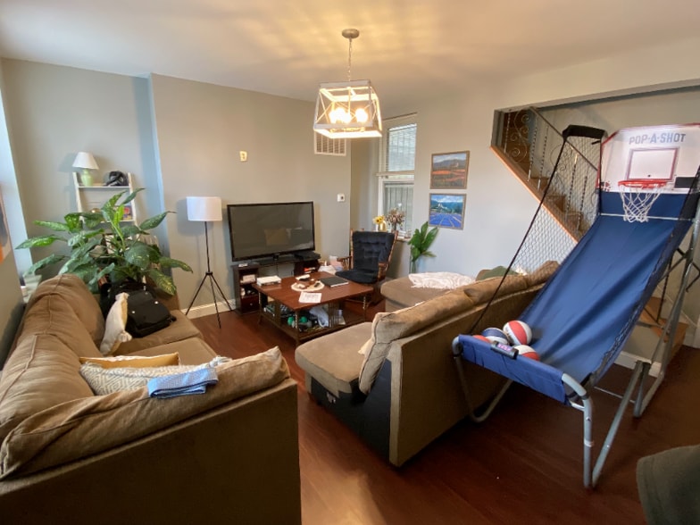 Building Photo - 910 Winter St