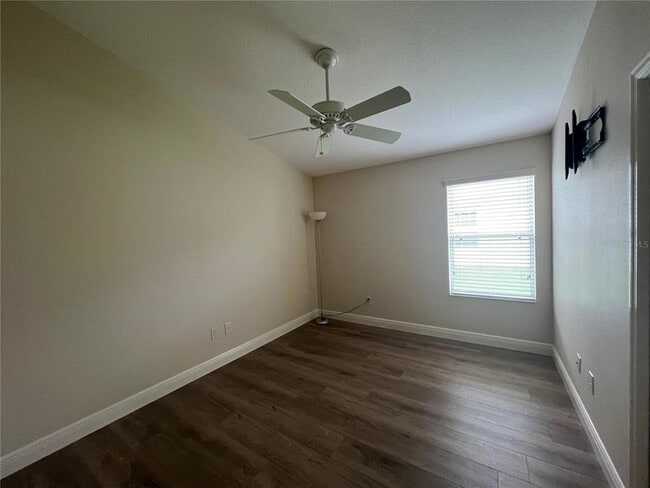 Building Photo - 12054 NE 51st Cir